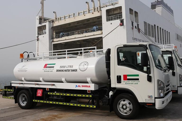 بدء تحميل سفينة «خليفة» الإنسانية لدعم غزة