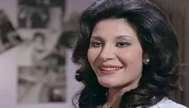 الفنانة زيزي مصطفى