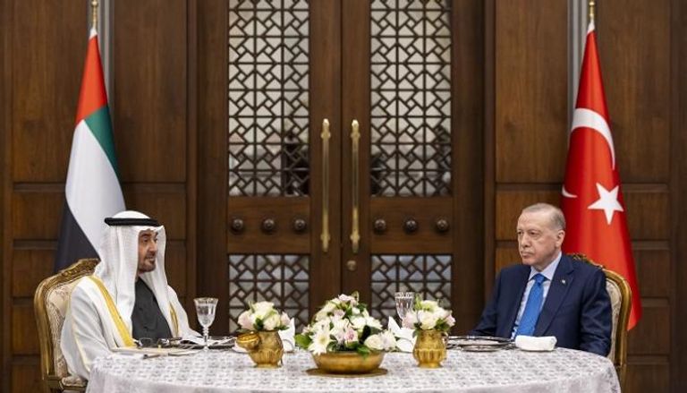 الشيخ محمد بن زايد آل نهيان والرئيس التركي رجب طيب أردوغان - وام