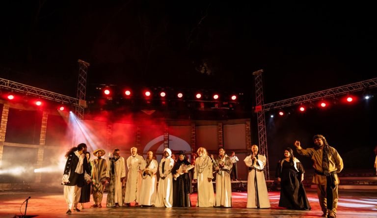 لقطة من مسرحية "أم البلدان"