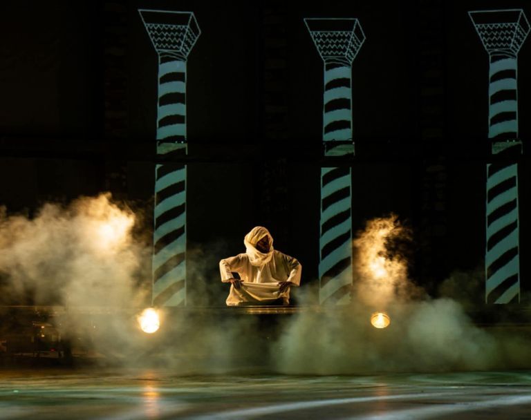 لقطة من مسرحية "أم البلدان"