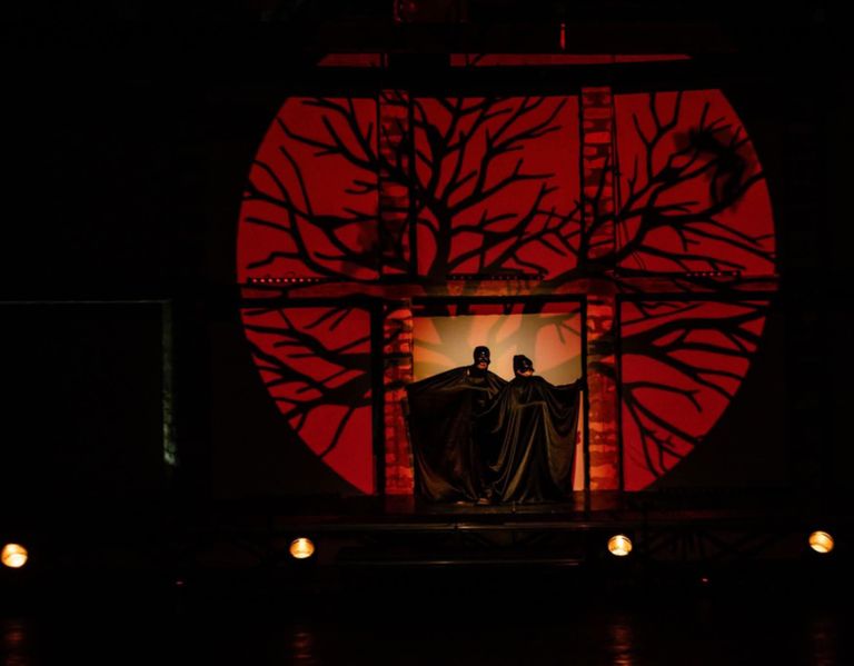 لقطة من مسرحية "أم البلدان"