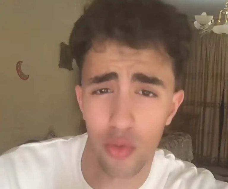 الفنانة أسماء جلال