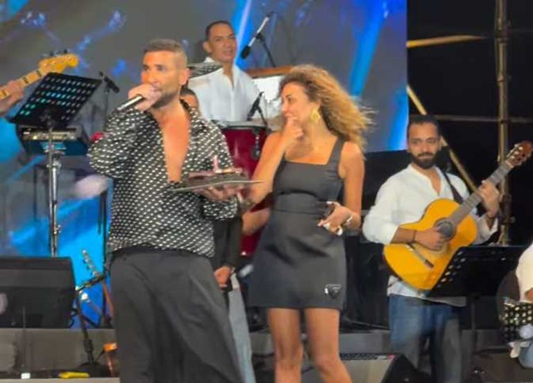 أحمد سعد يحتفل بعيد ميلاد علياء بسوني