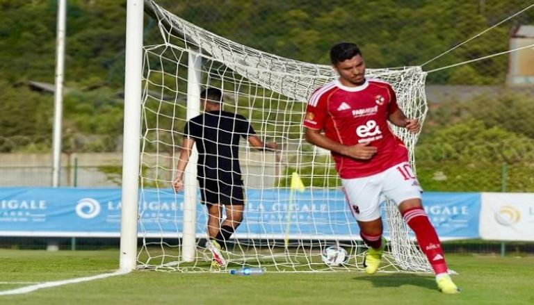 محمد شريف مهاجم الأهلي
