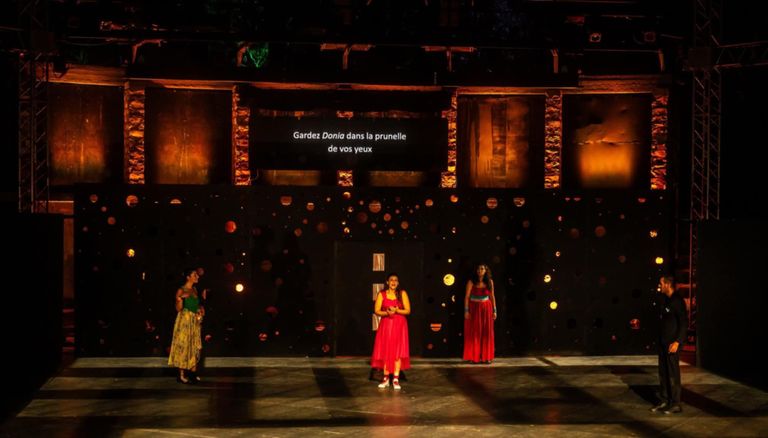 مشهد من مسرحية «كيما اليوم»