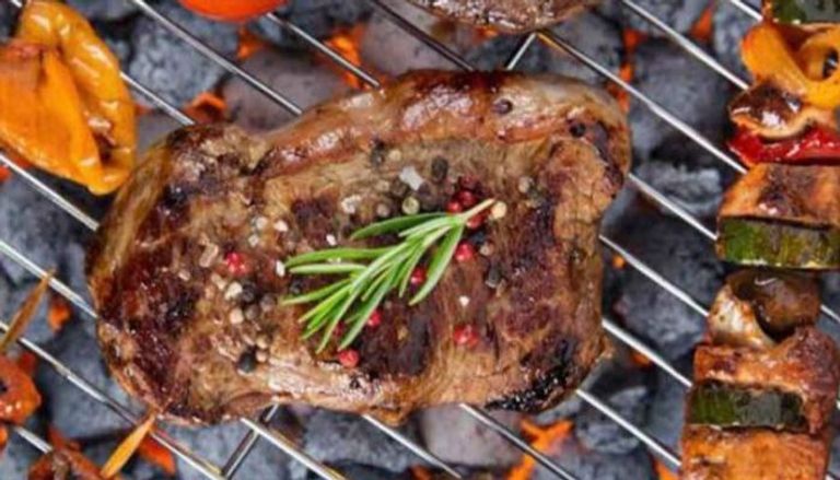 شواء اللحم يكتب فصل جديد لرواية كيميائية ساحرة