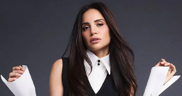 الفنانة المصرية آمال ماهر الفنانة المصرية آمال ماهر