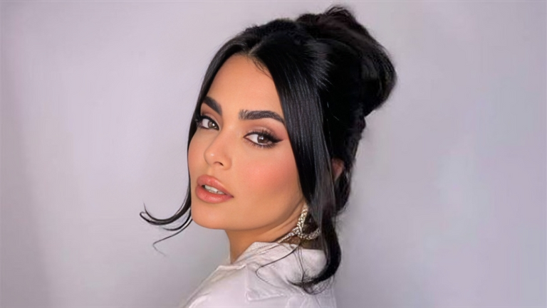 الفنانة المصرية أسماء جلال الفنانة المصرية أسماء جلال