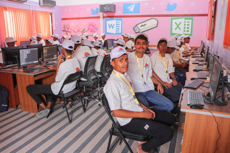 مخيمات حضرموت تفتح آفاق طلاب اليمن