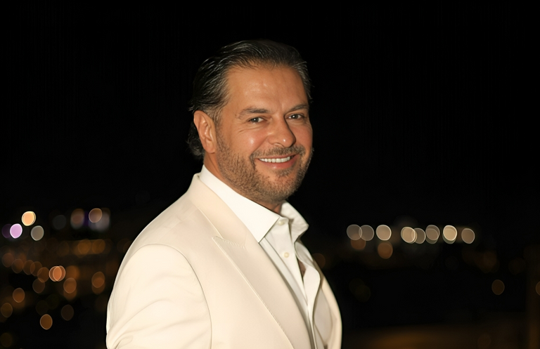 الفنان اللبناني راغب علامة الفنان اللبناني راغب علامة