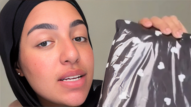 البلوجر المصرية يارا البهنساوي