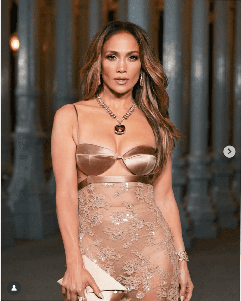 النجمة العالمية جينيفر لوبيز النجمة العالمية جينيفر لوبيز