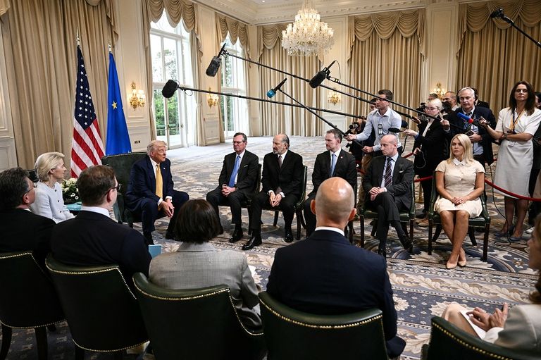 الرئيس الأمريكي دونالد ترامب ورئيسة المفوضية الأوروبية أورسولا فون دير لاين