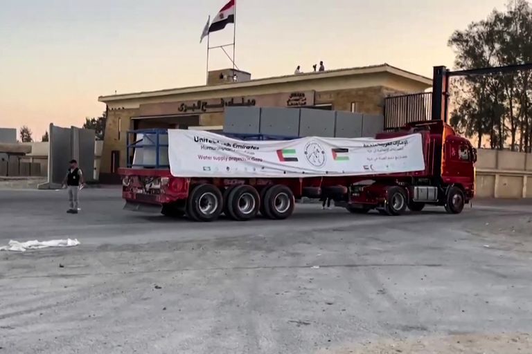 مساعدات من الإمارات