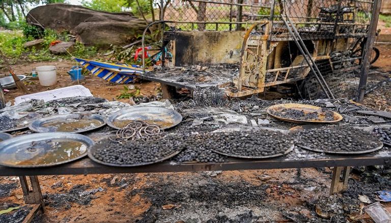 أضرار في متجر بتايلاند جراء قذائف مدفعية كمبودية