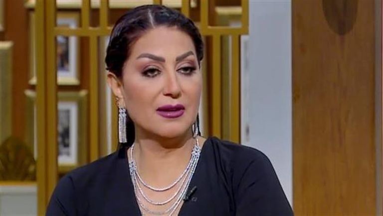 الفنانة وفاء عامر 