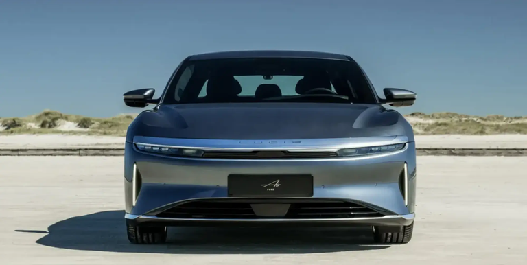 سيارة لوسيد إير 2025