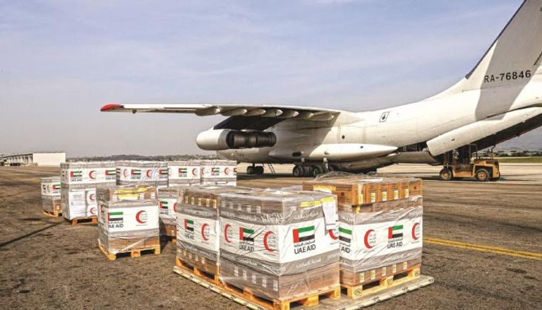 غزة تستقبل أكبر إنزال جوي للمساعدات الإماراتية