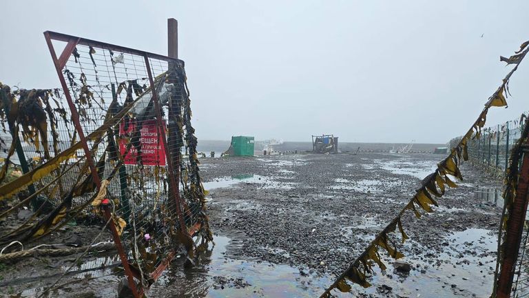 أحد المباني التي تهدمت بفعل تأثير الزلزال