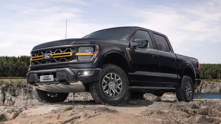 شاحنة Ford F-150 ملوك الطرق الوعرة لعام 2025 أقوى 5 شاحنات سحبا