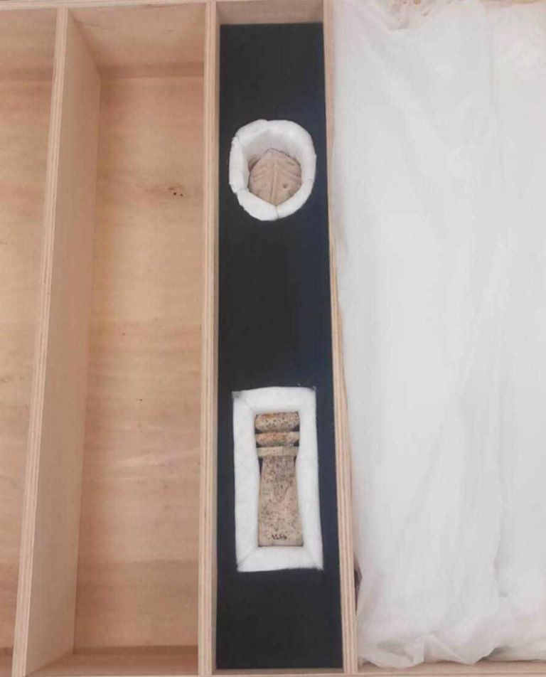 صورة من القطع الاثرية التي تم استرجاعها