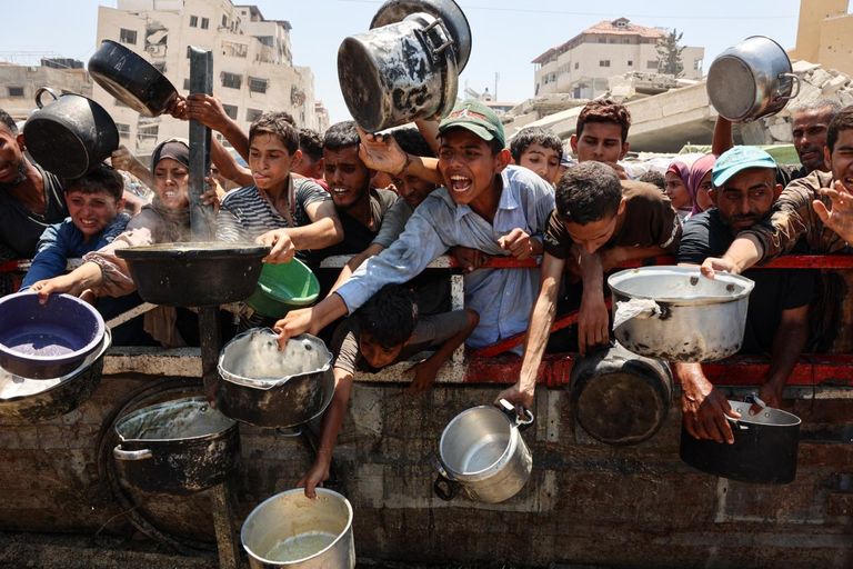 متظاهرون في تل أبيب يطالبون بوقف حرب غزة
