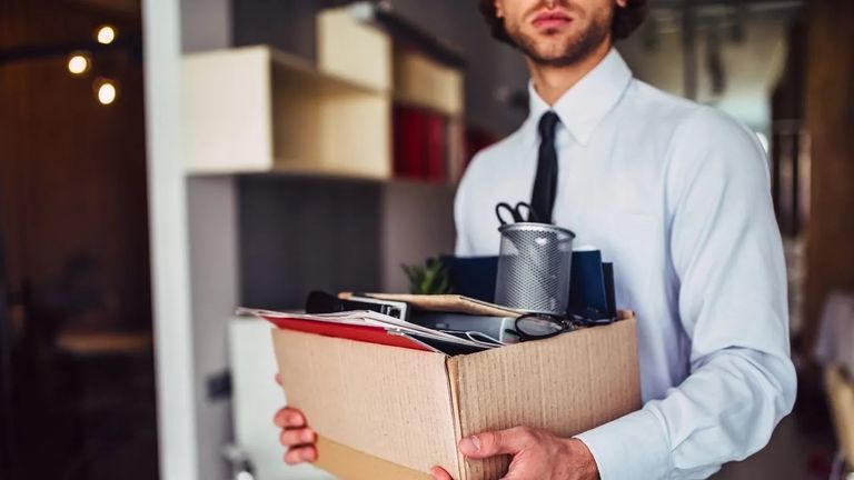 الوظائف الأكثر عرضة لخطر الذكاء الاصطناعي المهن اليدوية في أمان