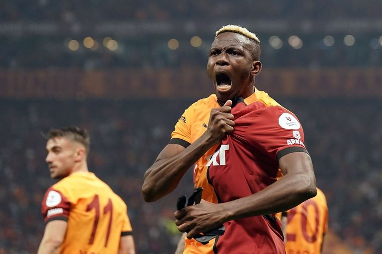 فيكتور أوسيمين محمد صلاح نجم ليفربول