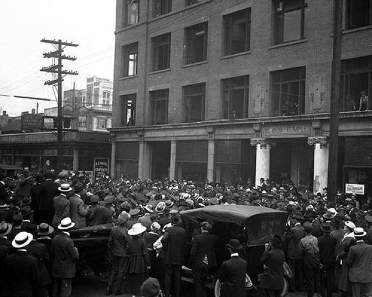 الإضراب العام الأول في تاريخ كندا الناشط العمالي الكندي ألبرت غودوين - أرشيفية