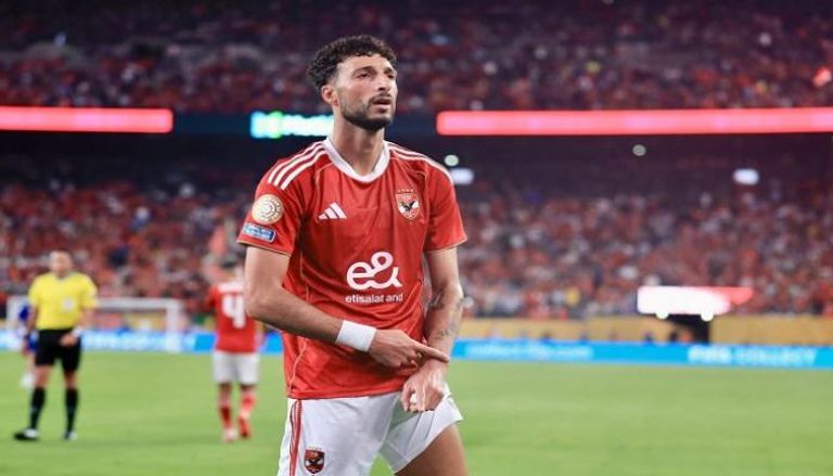 وسام أبو علي بقميص الأهلي المصري