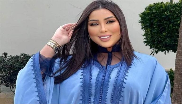 دنيا بطمة تغني بعيد العرش