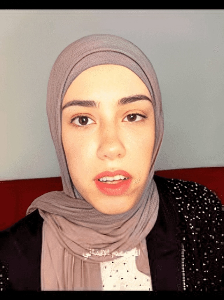 عاليا قمرون عاليا قمرون