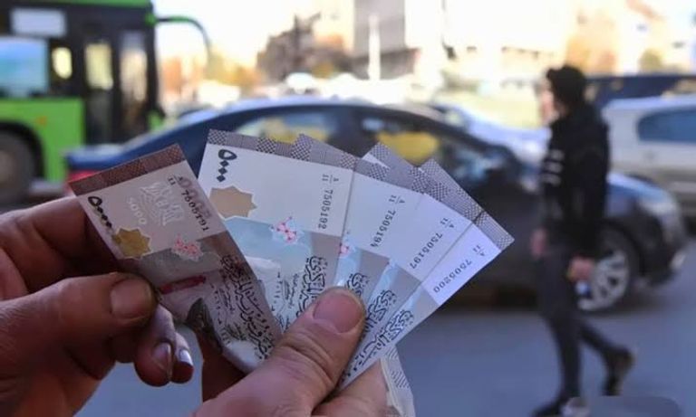 بدء صرف معاشات المتقاعدين في سوريا