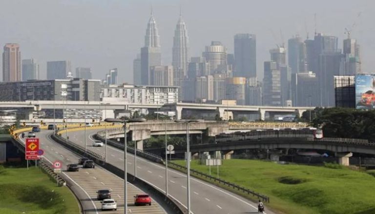 ماليزيا ستعزز مشتريات التكنولوجيا والغاز الطبيعي في إطار صفقة تجارية مع أمريكا