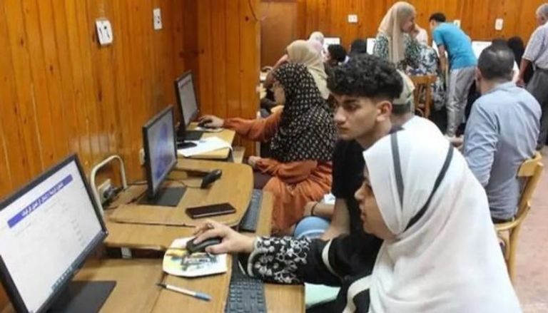 تسجيل رغبات طلاب المرحلة الثانية في تنسيق الجامعات- أرشيفية