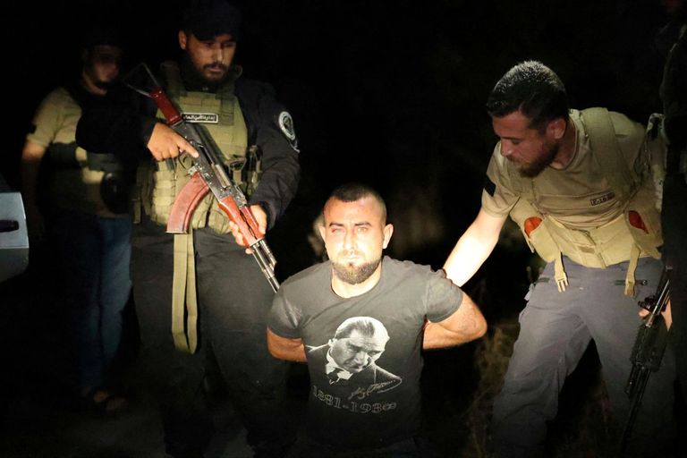 أحد المقبوض عليهم إثر إحباط المحاولة