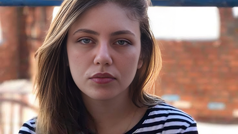 الفنانة رحمة حسن