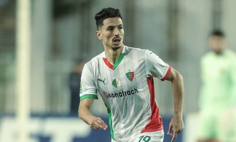 النجم الجزائري أيوب غزالة