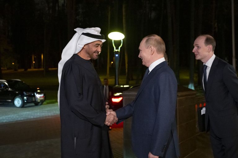 الشيخ محمد بن زايد آل نهيان والرئيس الروسي- أرشيفية