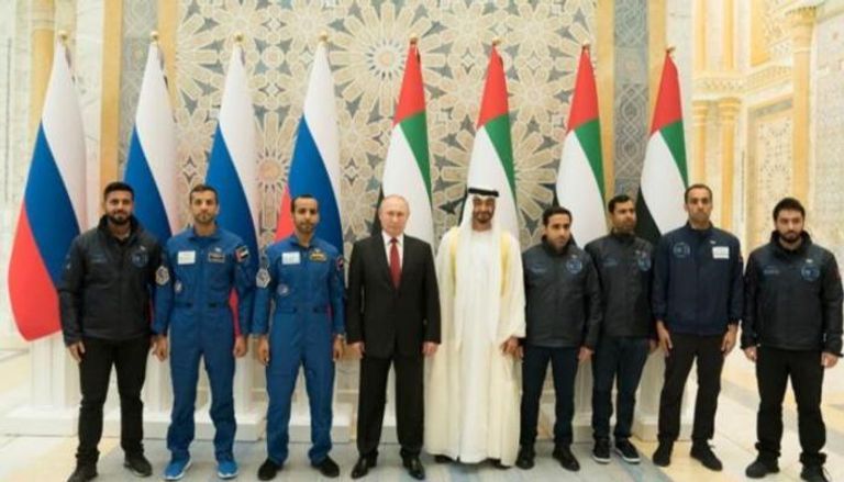 رئيسا الإمارات وروسيا خلال افتتاح مركز الشيخة فاطمة بنت مبارك في موسكو