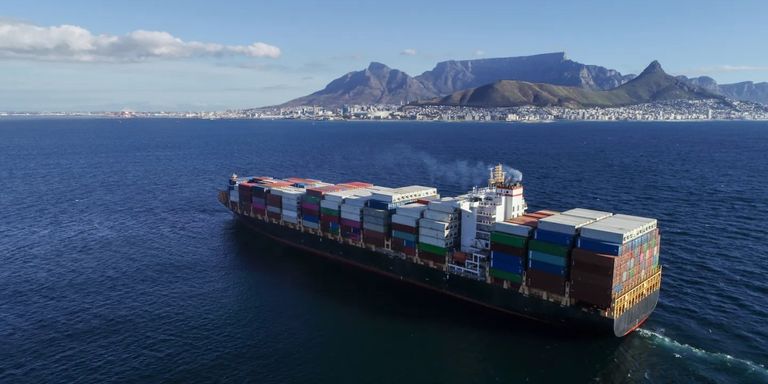 ميناء مدينة كيب تاون في جنوب أفريقيا