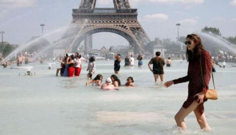 مواجهة لهيب الصيف في فرنسا 