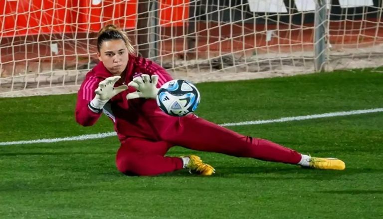 كاتا كول هانا هامبتون