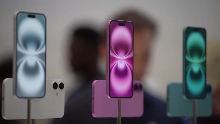 هواتف آيفون - رويترز هاتف آيفون - أرشيفية