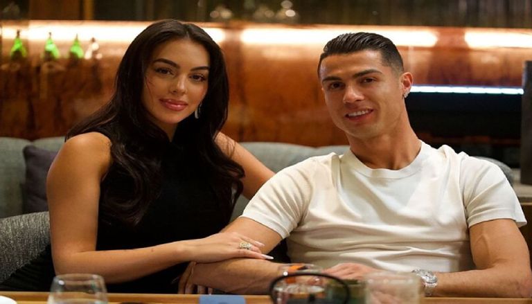 كريستيانو رونالدو يطلب يد جورجينا للزواج كريستيانو رونالدو يطلب يد جورجينا للزواج