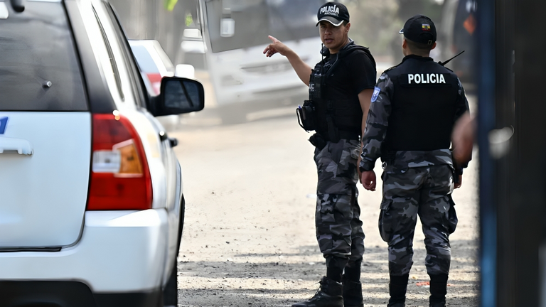 إطلاق نار أمام ملهى ليلي بالإكوادور إطلاق نار أمام ملهى ليلي بالإكوادور