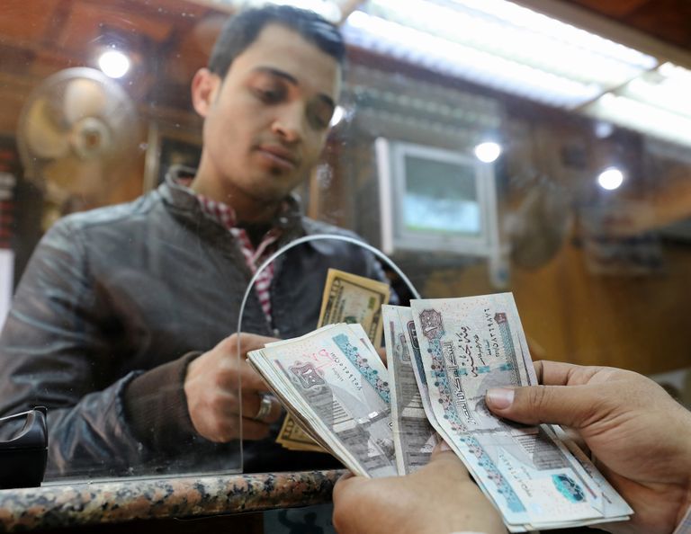 عملات ورقية فئة 100 دولار أمريكي - رويترز