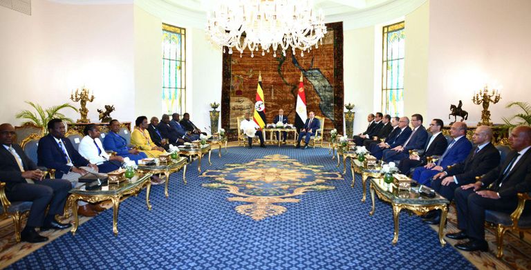 السيسي ونظيره الأوغندي يويري موسيفيني