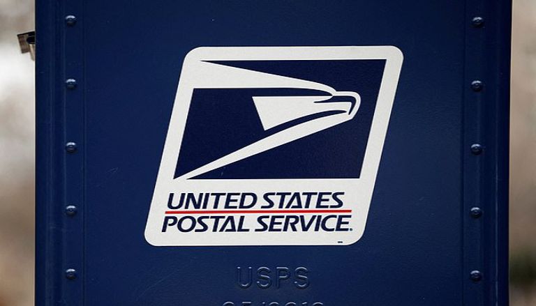 موظفة بريد تسرق وتتفاخر إلكترونيا